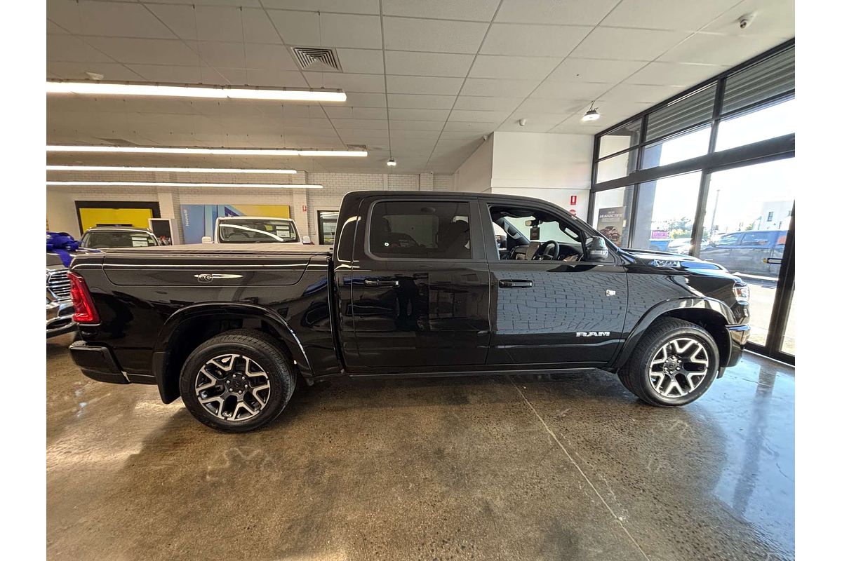 2025 RAM 1500 Laramie Sport Hurricane SO RamBox DT 4X4 SWB