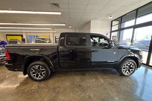 2025 RAM 1500 Laramie Sport Hurricane SO RamBox DT 4X4 SWB
