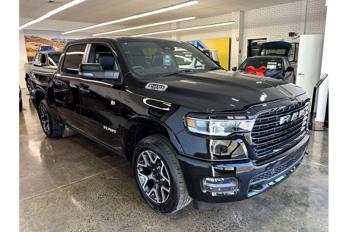 2025 RAM 1500 Laramie Sport Hurricane SO RamBox DT 4X4 SWB