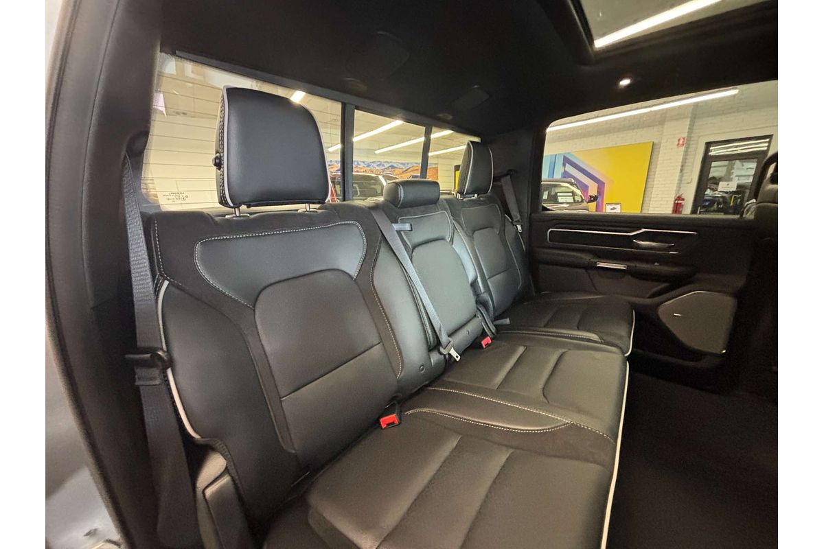 2025 RAM 1500 Laramie Sport Hurricane SO RamBox DT 4X4 SWB