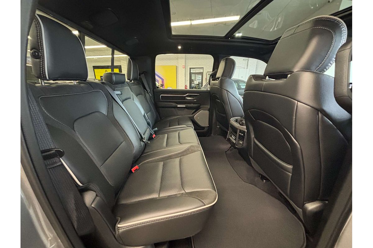 2025 RAM 1500 Laramie Sport Hurricane SO RamBox DT 4X4 SWB