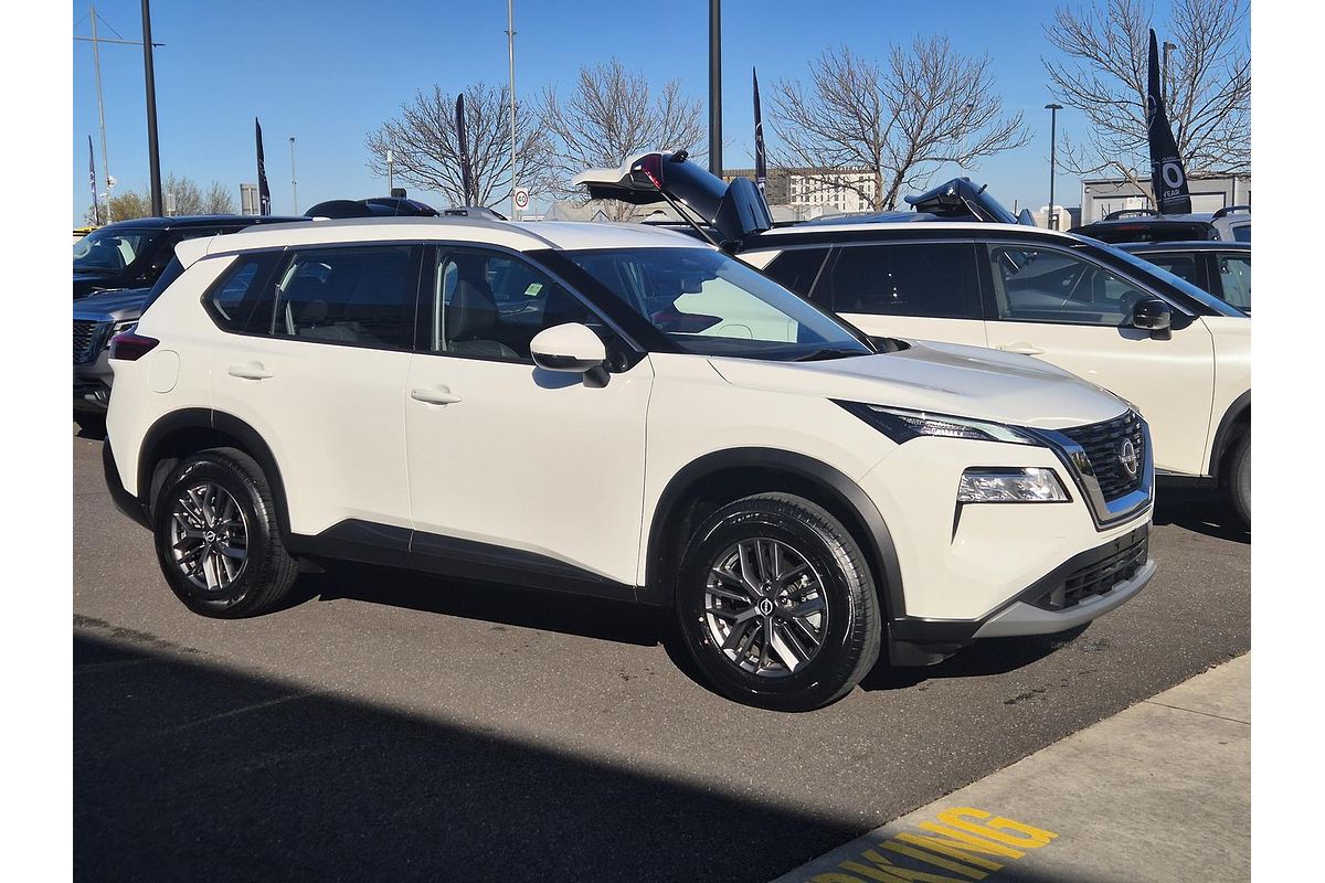 2024 Nissan X-TRAIL ST T33