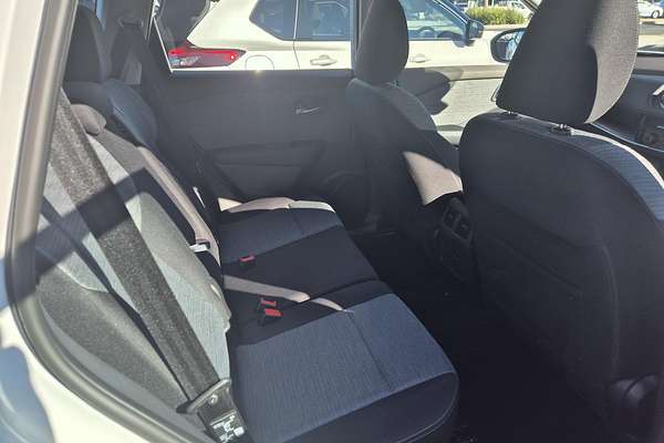 2024 Nissan X-TRAIL ST T33
