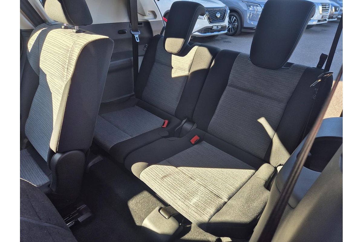 2024 Nissan X-TRAIL ST T33