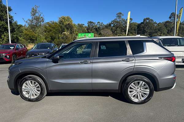 2023 Mitsubishi Outlander LS ZM
