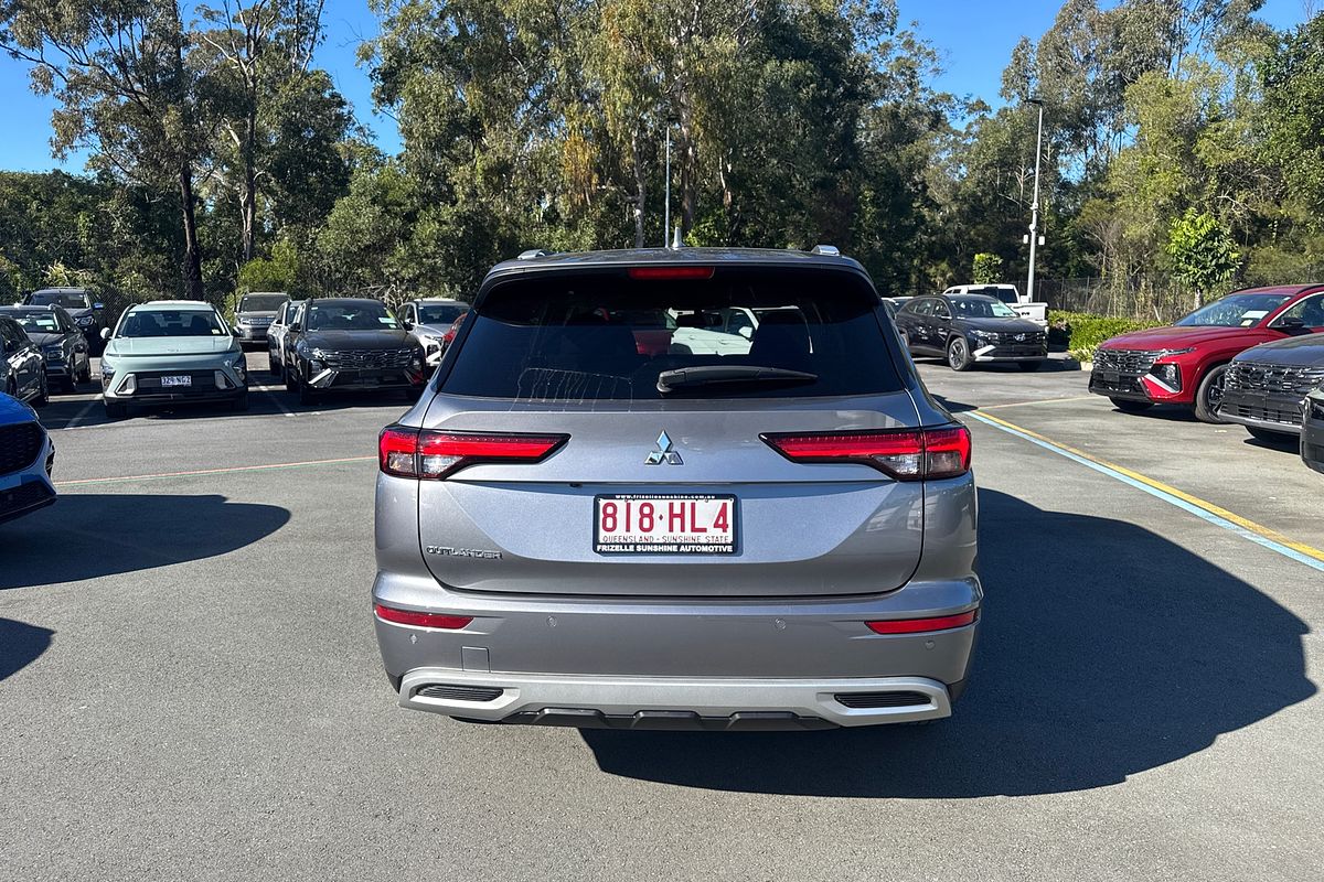 2023 Mitsubishi Outlander LS ZM