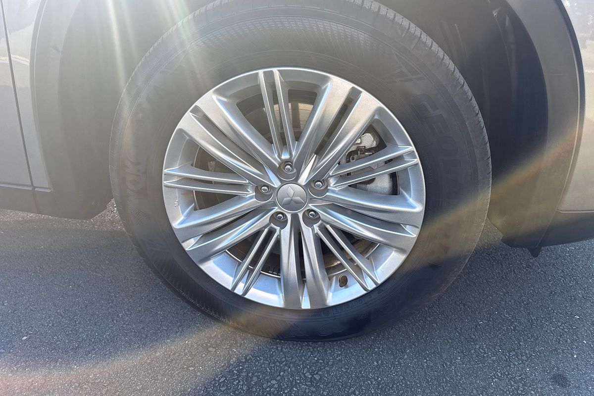 2023 Mitsubishi Outlander LS ZM