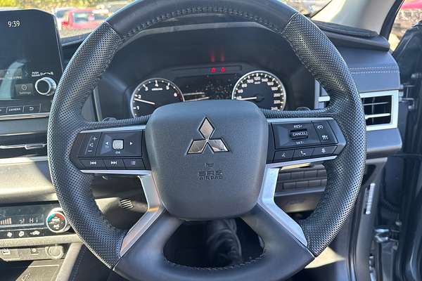 2023 Mitsubishi Outlander LS ZM