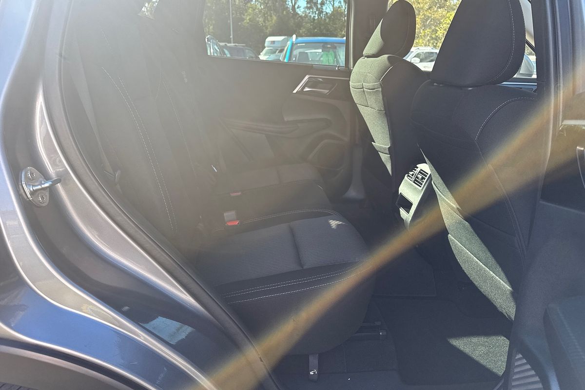 2023 Mitsubishi Outlander LS ZM
