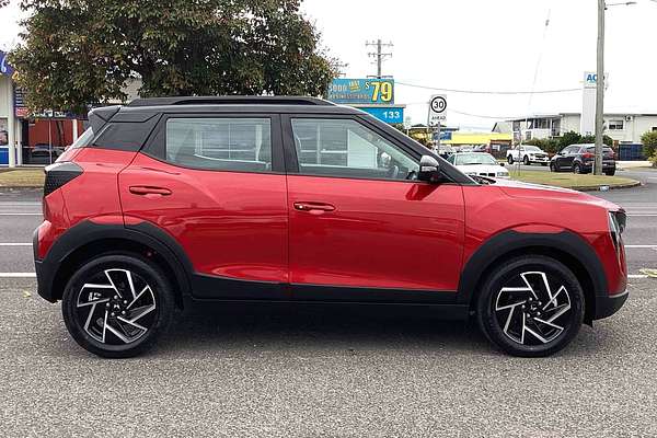 2025 Mahindra XUV3XO AX7L