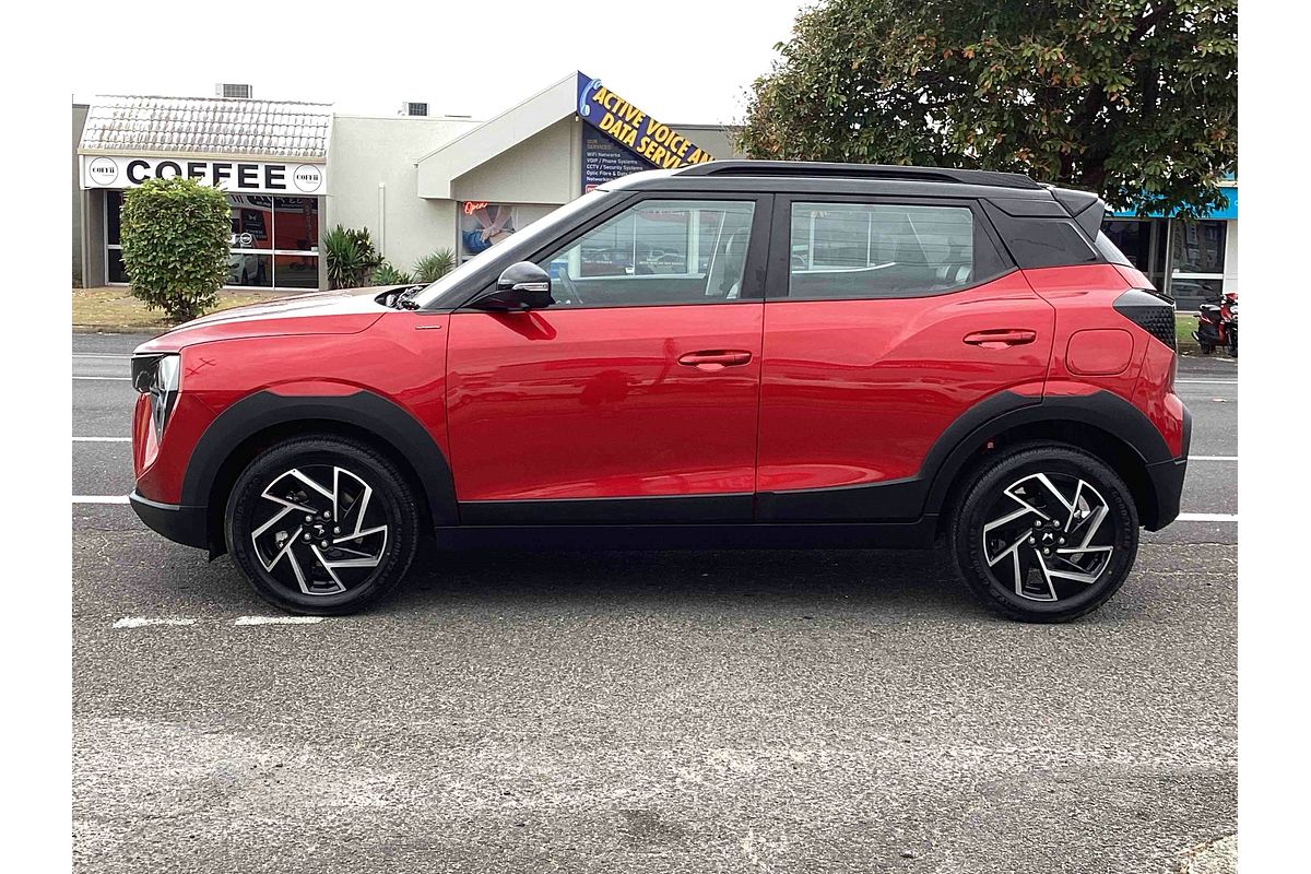 2025 Mahindra XUV3XO AX7L