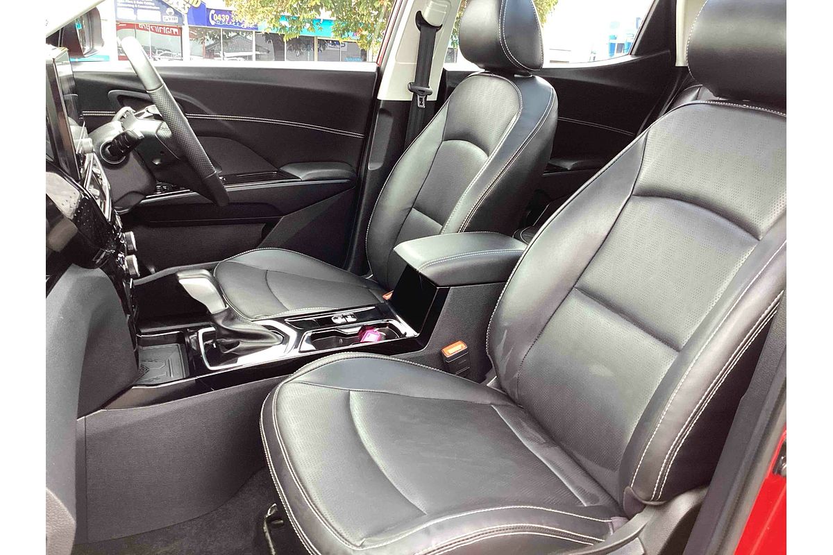 2025 Mahindra XUV3XO AX7L