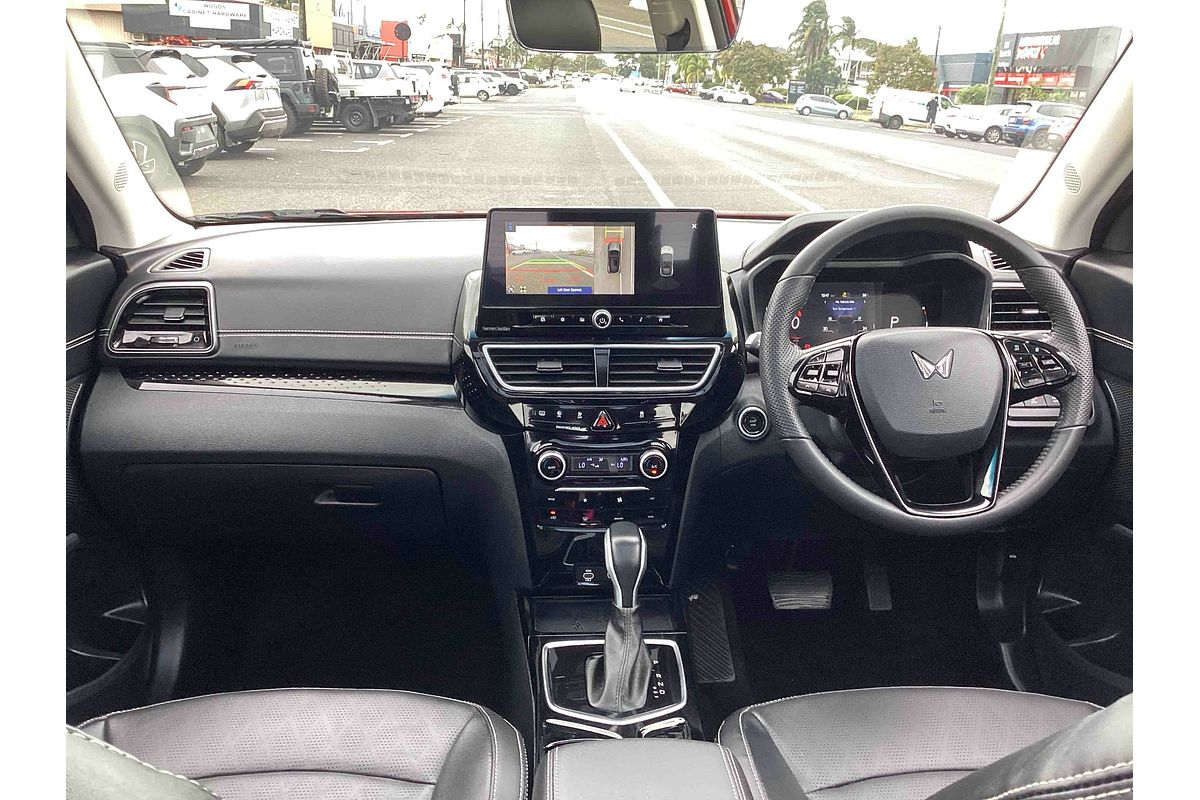 2025 Mahindra XUV3XO AX7L