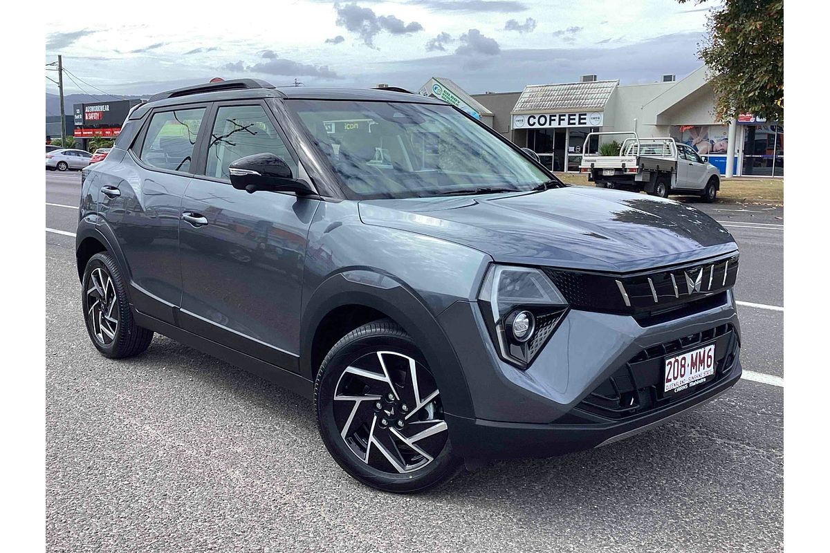 2025 Mahindra XUV3XO AX7L
