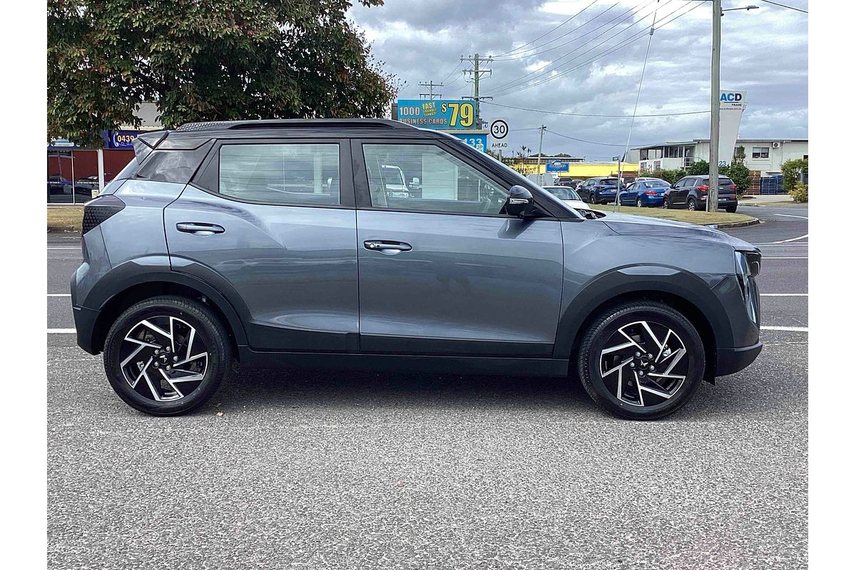 2025 Mahindra XUV3XO AX7L