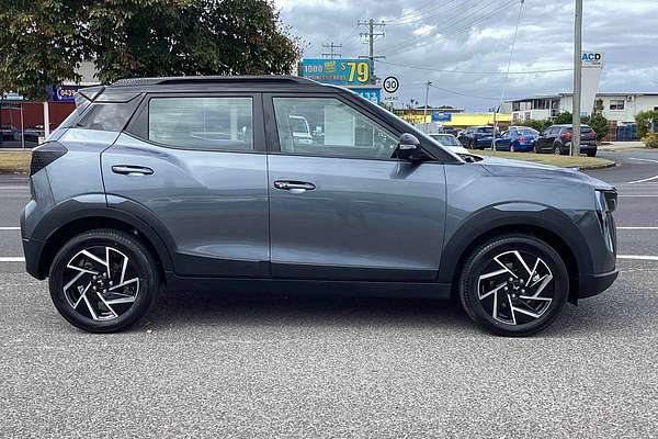 2025 Mahindra XUV3XO AX7L