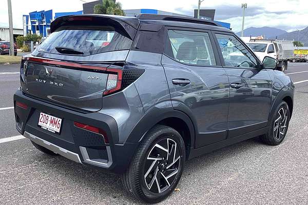 2025 Mahindra XUV3XO AX7L