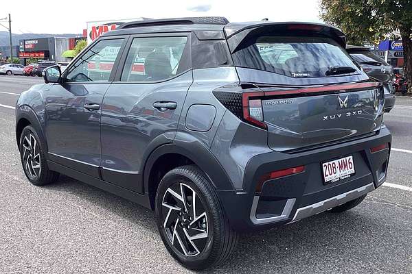 2025 Mahindra XUV3XO AX7L