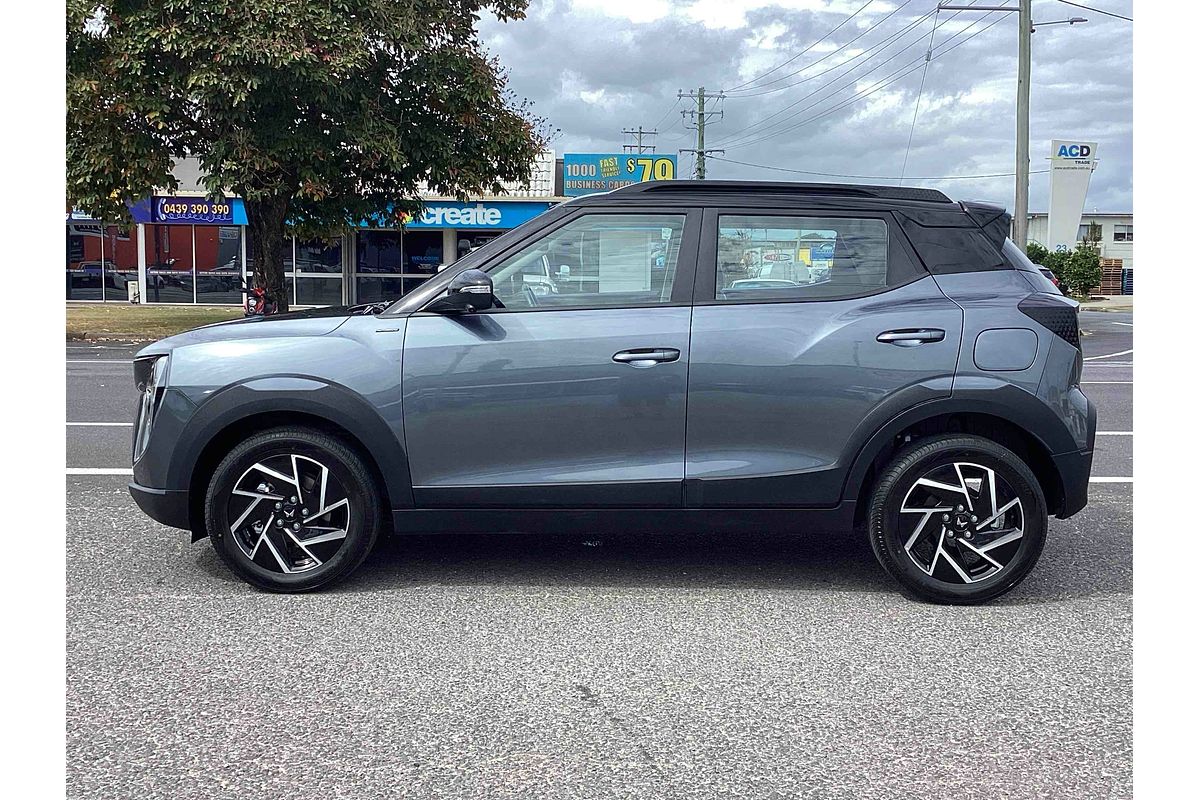 2025 Mahindra XUV3XO AX7L