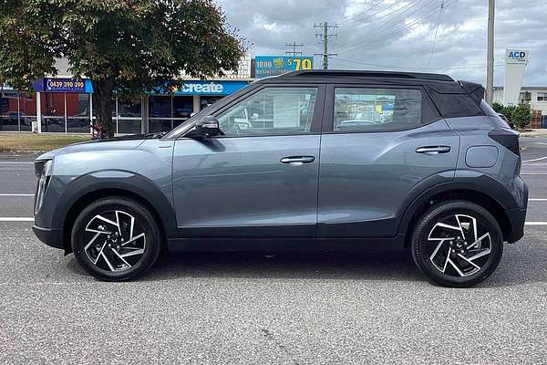 2025 Mahindra XUV3XO AX7L