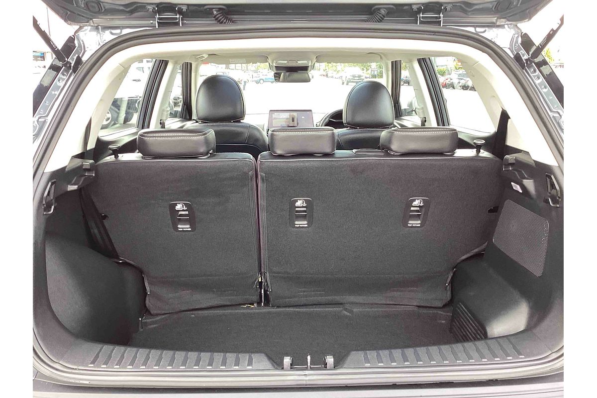 2025 Mahindra XUV3XO AX7L