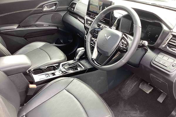 2025 Mahindra XUV3XO AX7L