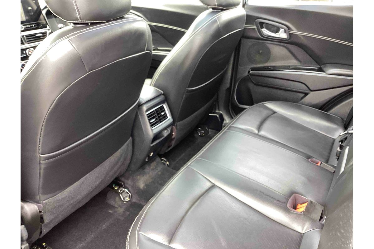2025 Mahindra XUV3XO AX7L