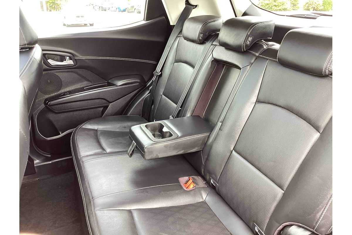 2025 Mahindra XUV3XO AX7L