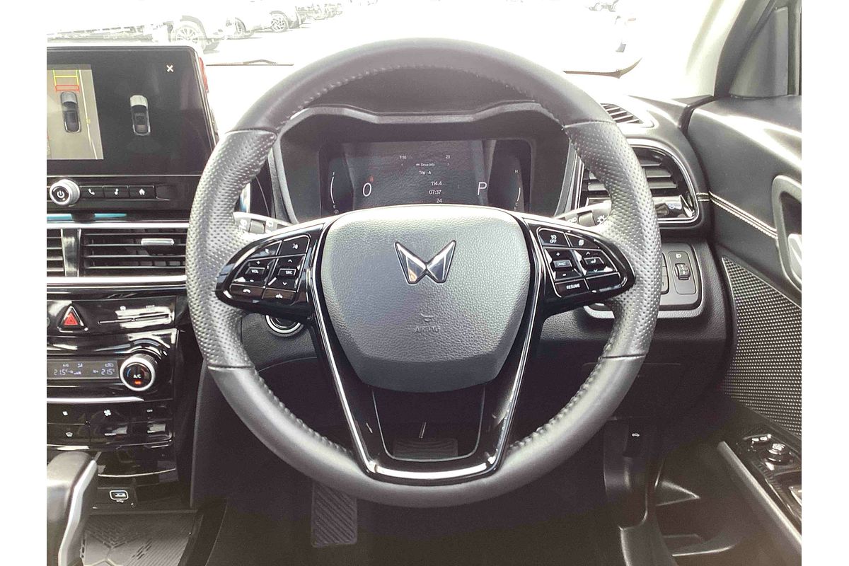 2025 Mahindra XUV3XO AX7L