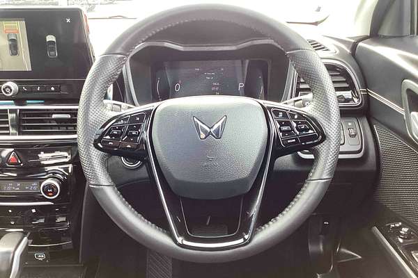 2025 Mahindra XUV3XO AX7L