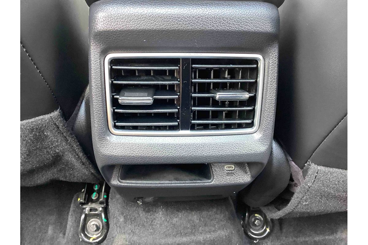 2025 Mahindra XUV3XO AX7L