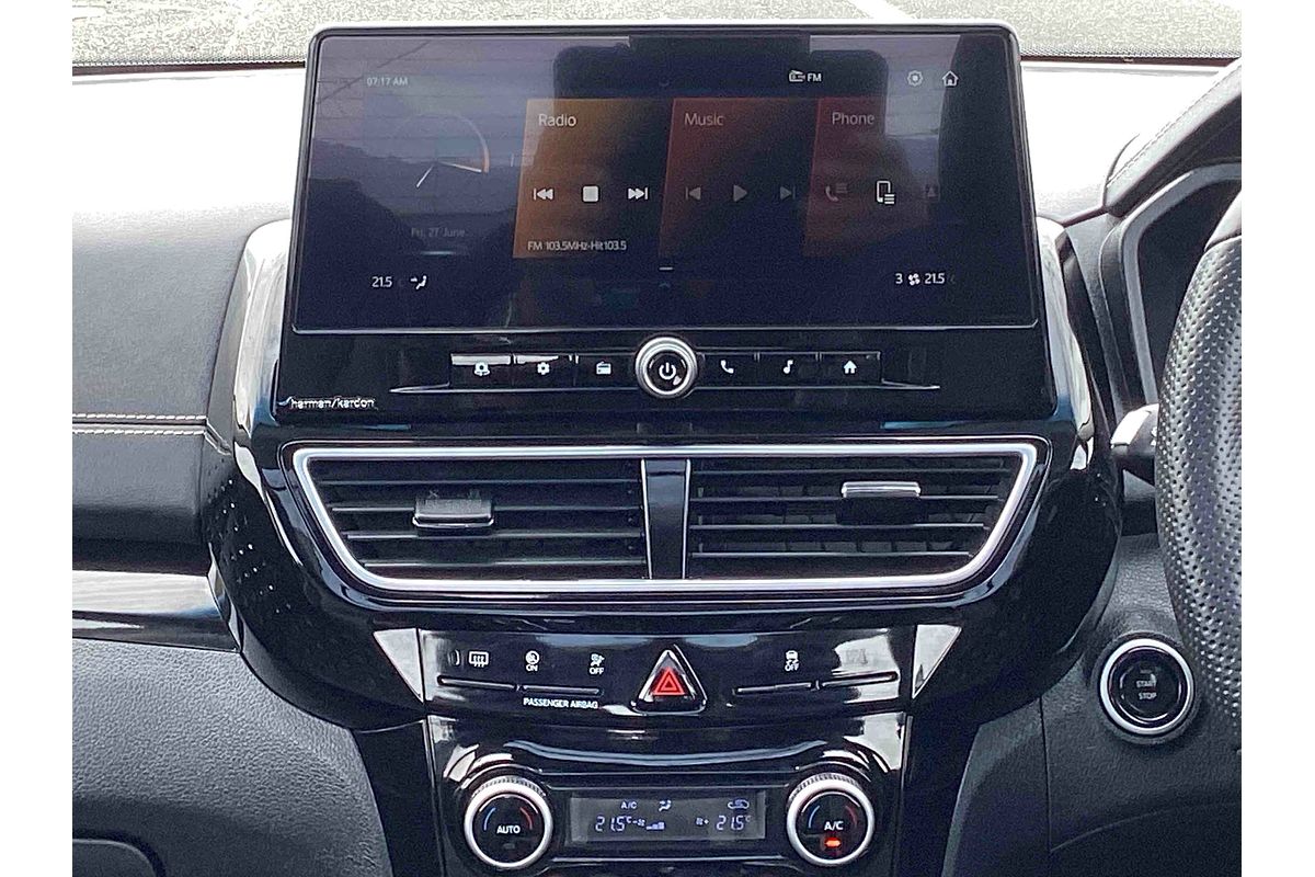 2025 Mahindra XUV3XO AX7L