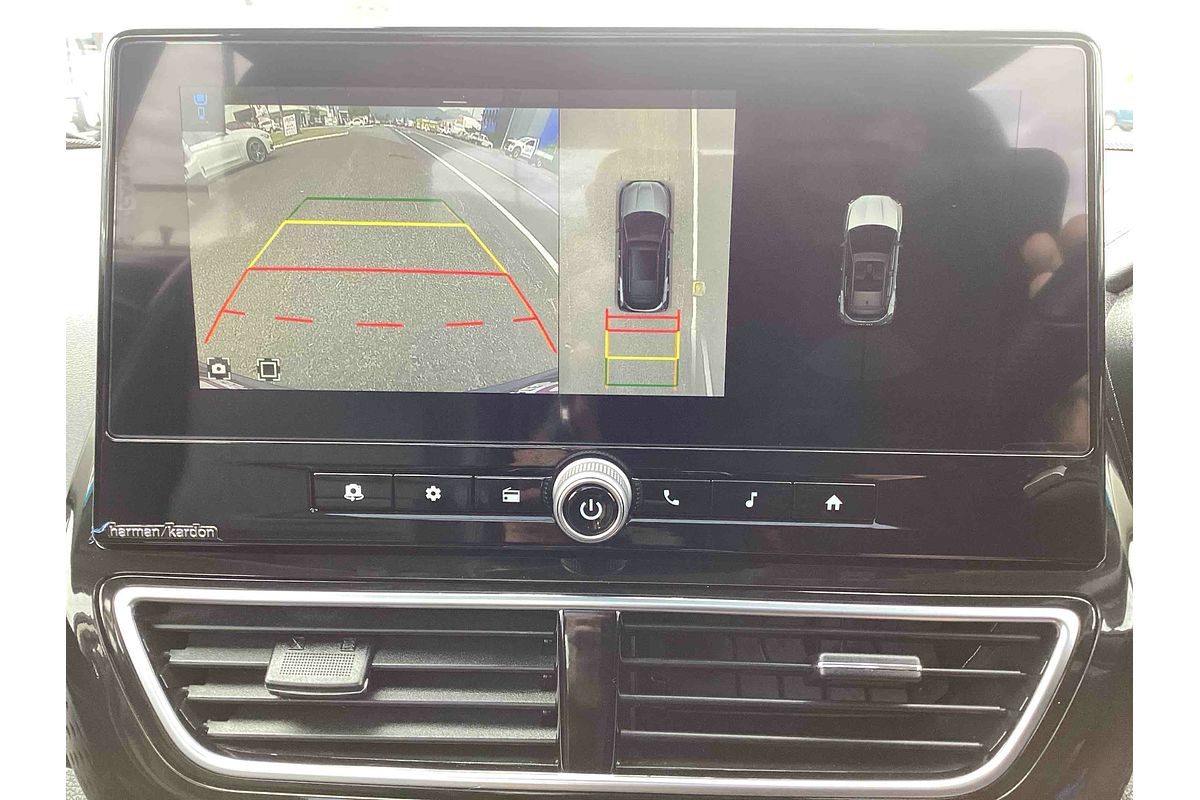 2025 Mahindra XUV3XO AX7L