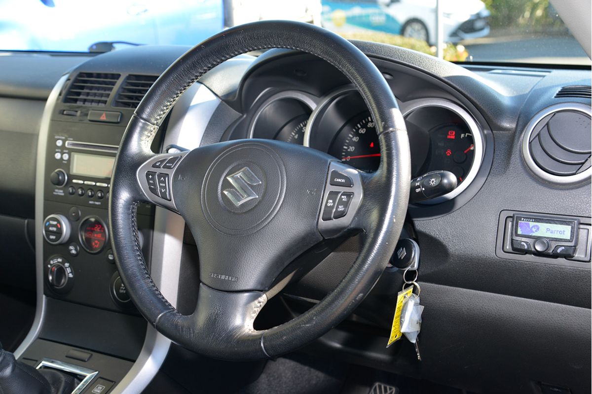 2013 Suzuki Grand Vitara  JB