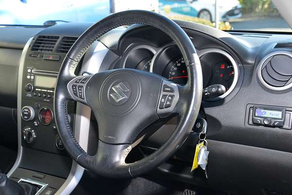 2013 Suzuki Grand Vitara  JB