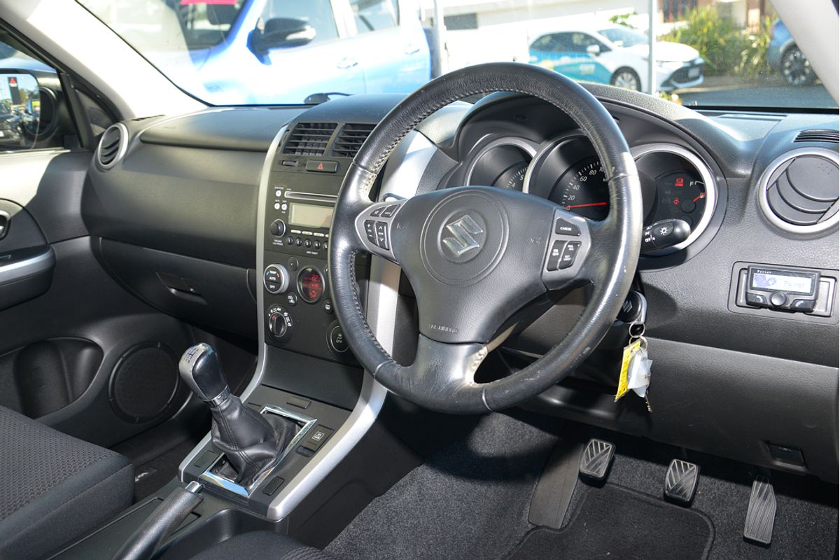 2013 Suzuki Grand Vitara  JB