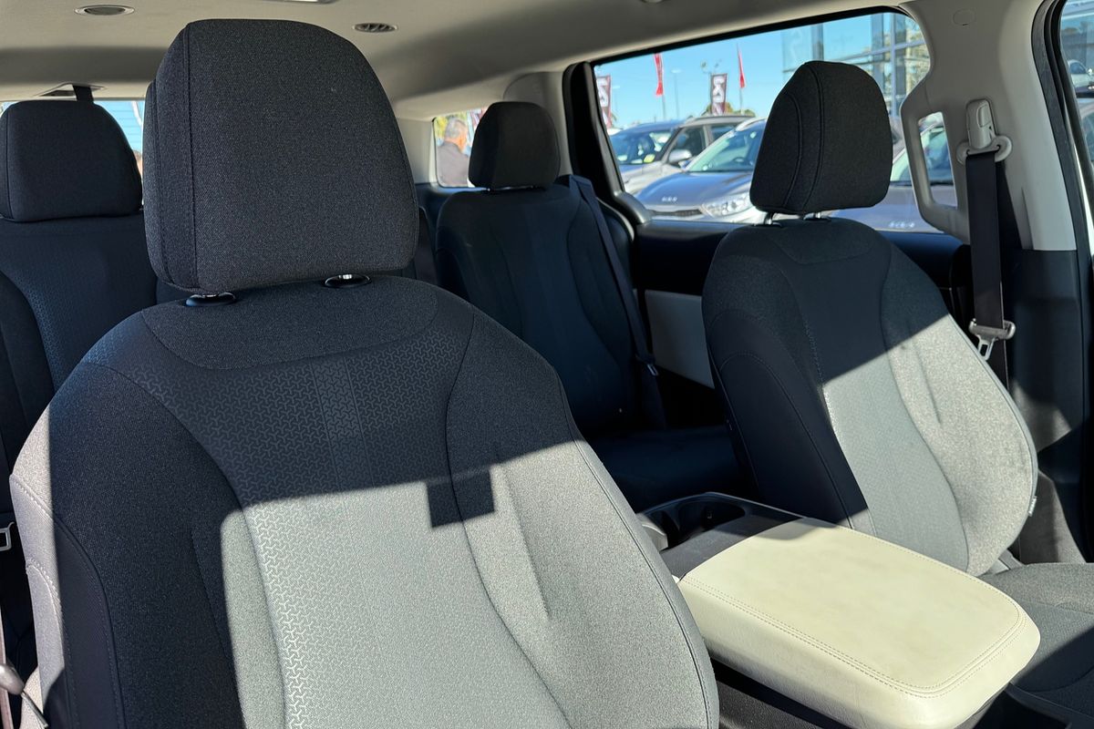2022 Kia Carnival S KA4