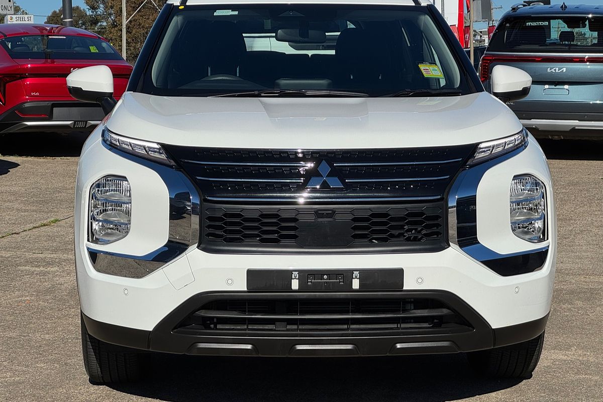 2023 Mitsubishi Outlander ES ZM