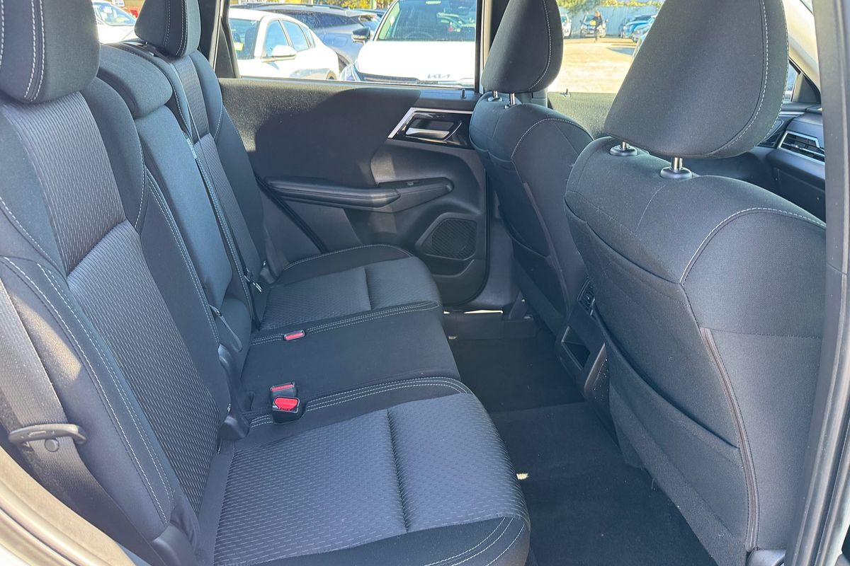 2023 Mitsubishi Outlander ES ZM