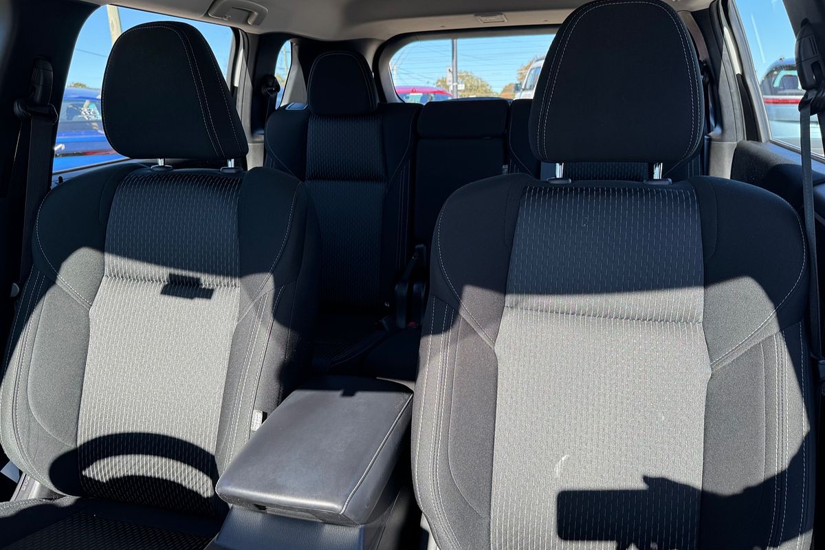 2023 Mitsubishi Outlander ES ZM