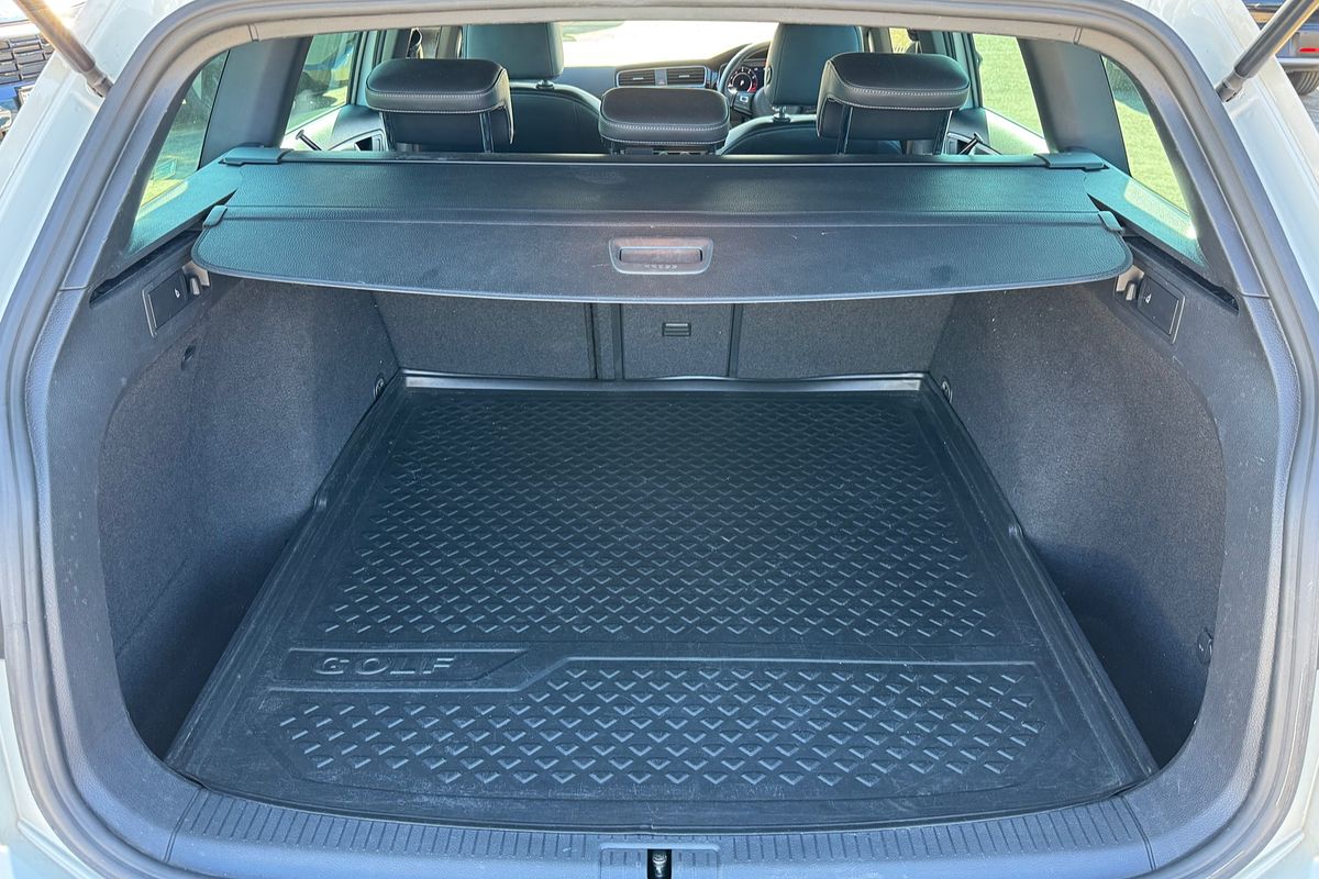 2017 Volkswagen Golf R Wolfsburg Edition 7.5