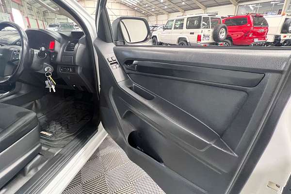 2019 Isuzu D-MAX SX High Ride Rear Wheel Drive