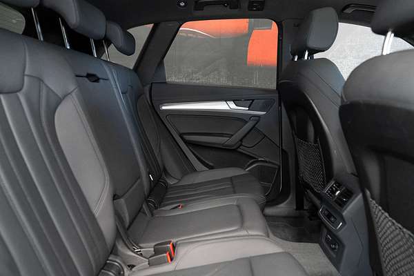 2023 Audi Q5 55 TFSI e S line FY