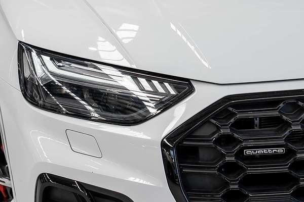 2023 Audi Q5 55 TFSI e S line FY