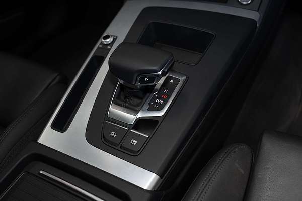 2023 Audi Q5 55 TFSI e S line FY