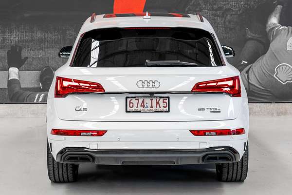 2023 Audi Q5 55 TFSI e S line FY