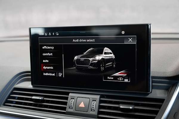 2023 Audi Q5 55 TFSI e S line FY