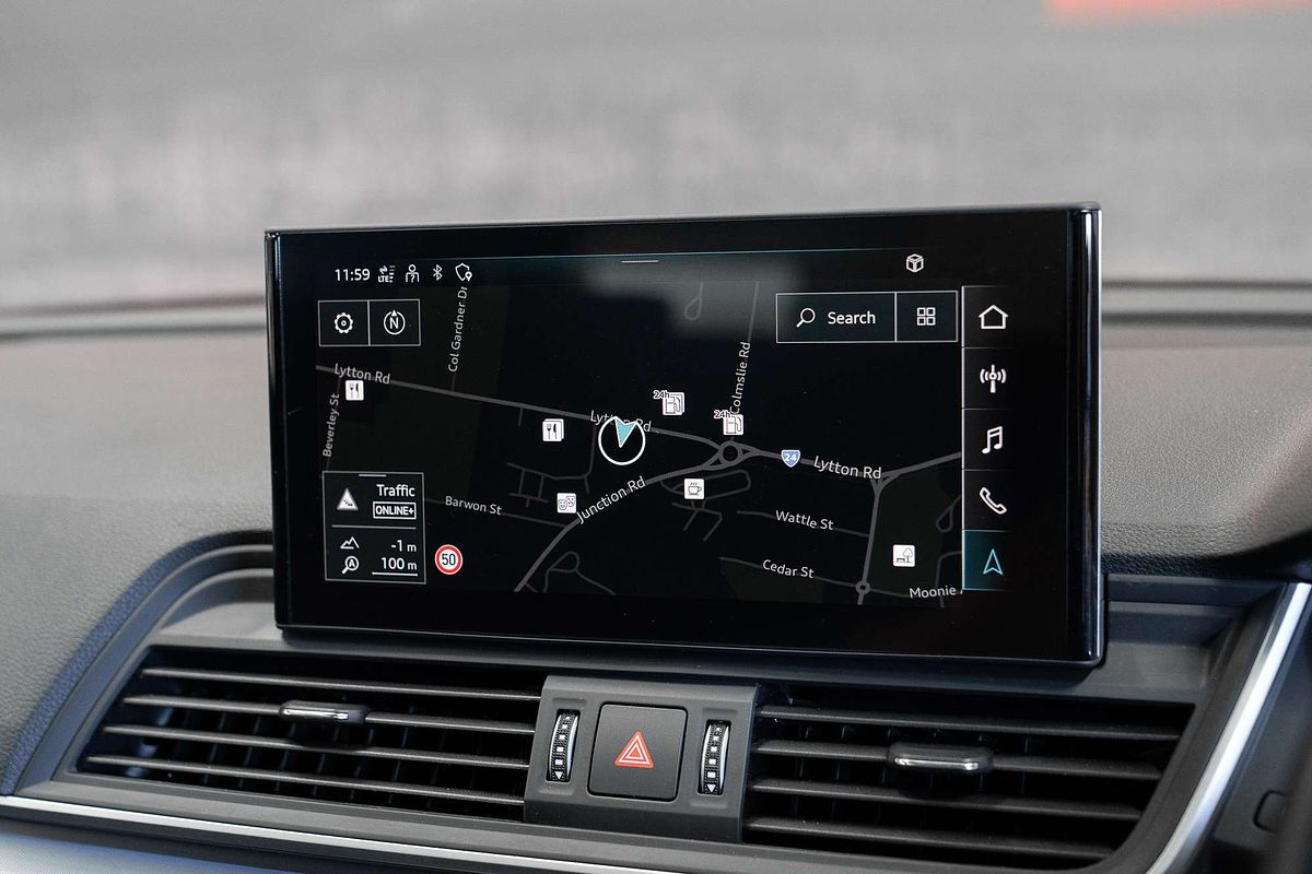2023 Audi Q5 55 TFSI e S line FY