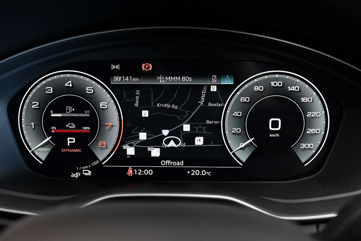 2023 Audi Q5 55 TFSI e S line FY