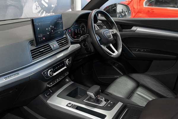 2023 Audi Q5 55 TFSI e S line FY